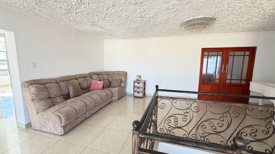 5 Bedroom Property for Sale in Grimbeeck Park North West